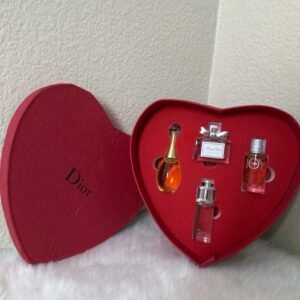 🎀 Edición Especial – Caja Corazón de Fragancias Estilo Dior