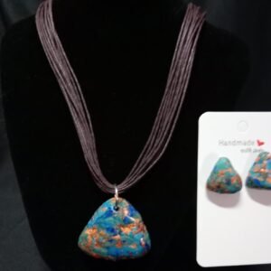 Juego de hilos de cuero con piedra y aretes