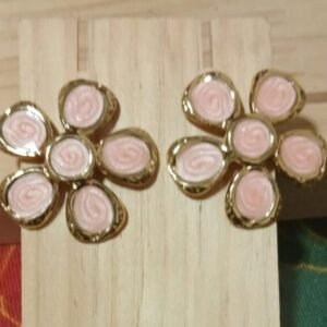 Aretes estilo flor